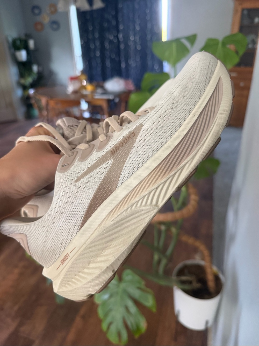 Brooks Women's Running Shoe - Cream with Tan Accents
